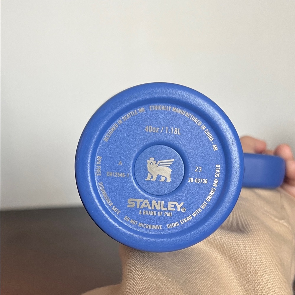 Stanley 40oz in color Iris - Picture 5 of 5